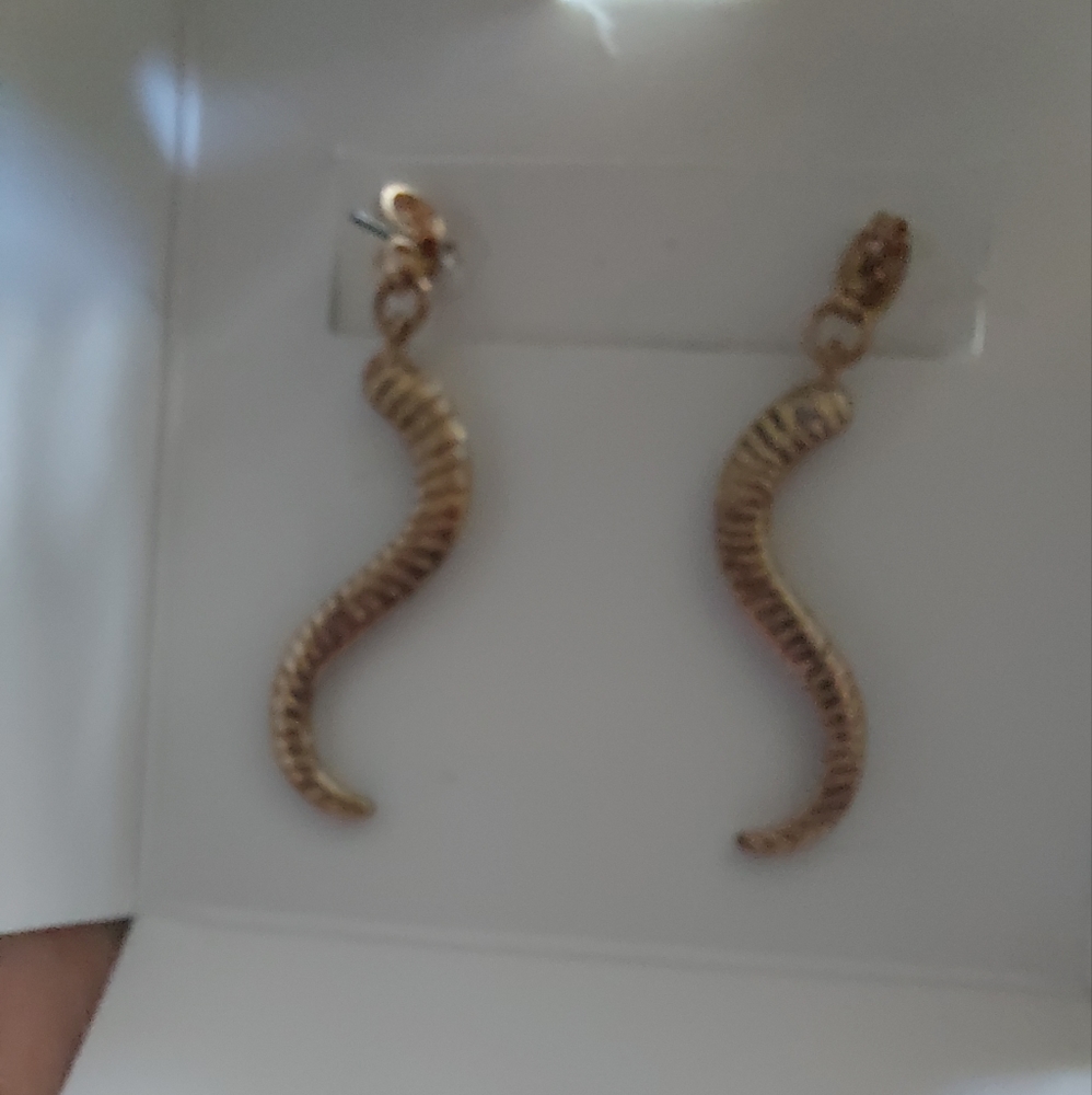 Betsy Johnson snake earrings - Picture 2 of 3